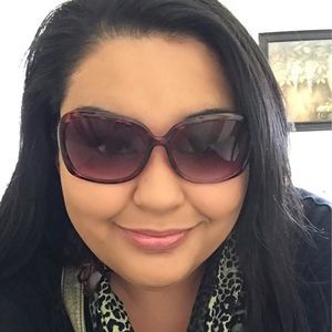 Meet your Posher, Angie